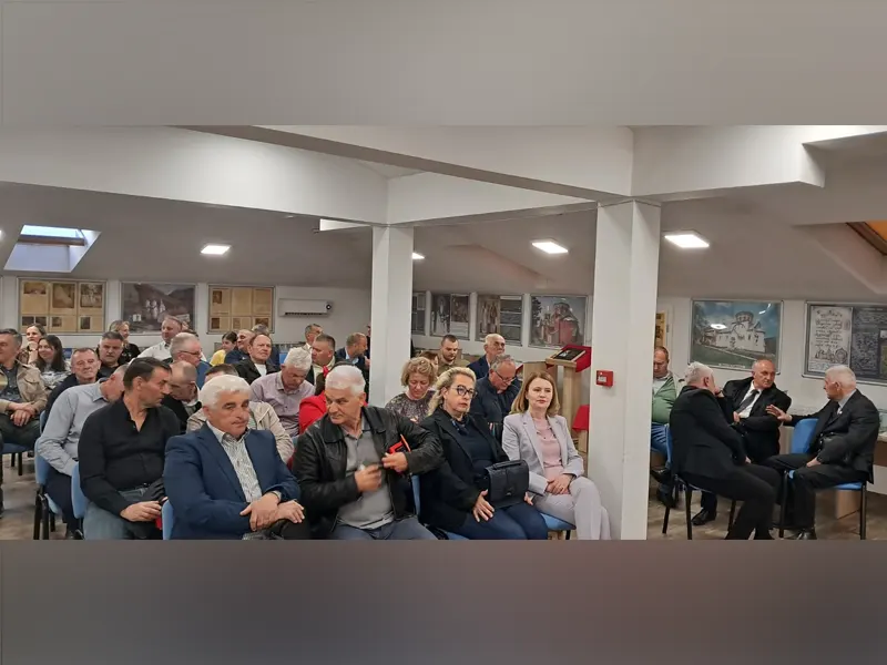 Knjiga u rukama čitalaca