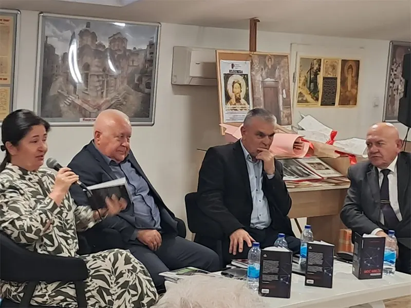 Knjiga u rukama čitalaca
