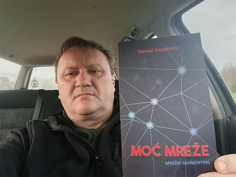 Knjiga u rukama čitalaca