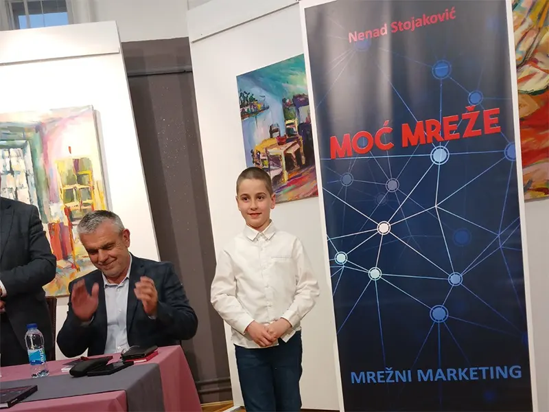 Knjiga u rukama čitalaca