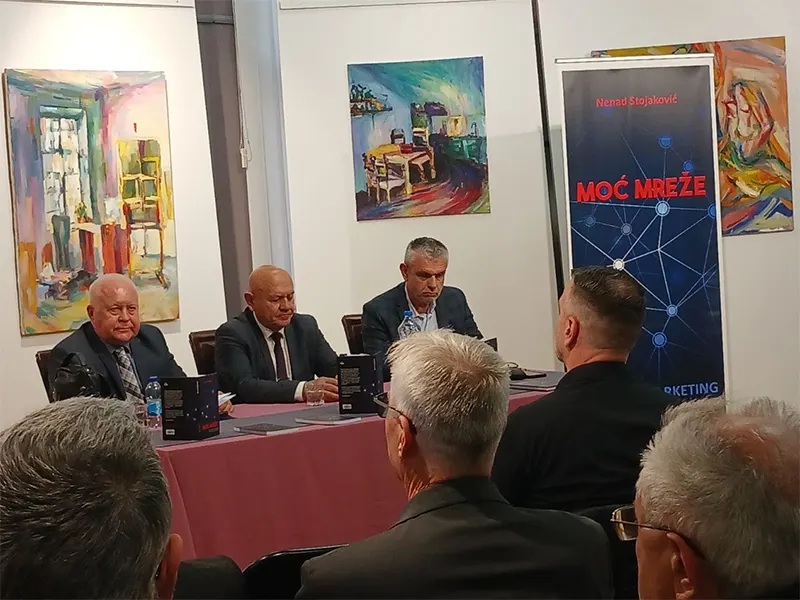 Knjiga u rukama čitalaca